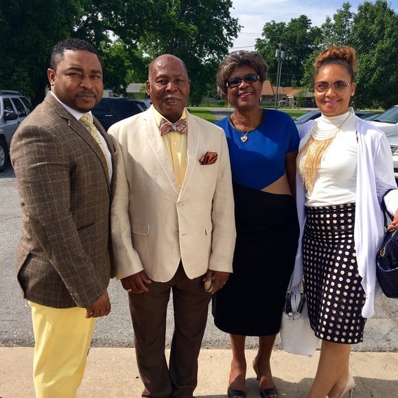 Ann Taylor: Pencil Skirt with Polka Dot Overlay - Picture 2 of 3